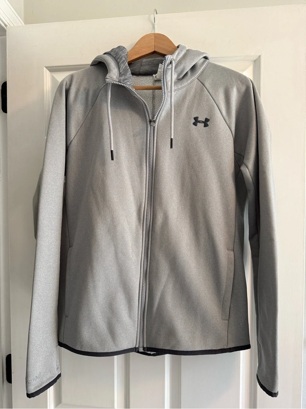Women’s UA Zip Up Light Weight Cold Gear Grey Jacket Size M - Picture 1 of 7